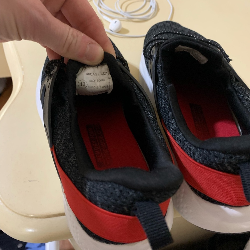 shoes - Picture 2 of 5